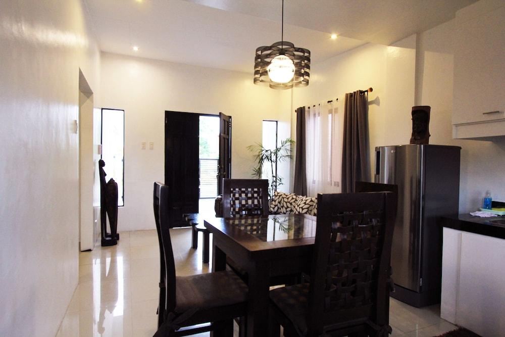 Tagaytay Summer House タガイタイ エクステリア 写真