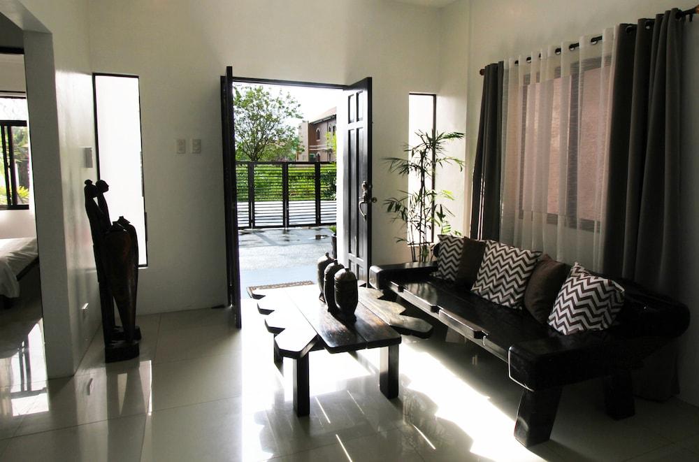 Tagaytay Summer House タガイタイ エクステリア 写真