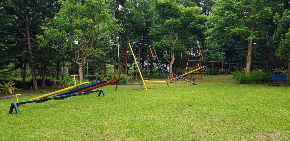 Tagaytay Summer House タガイタイ エクステリア 写真