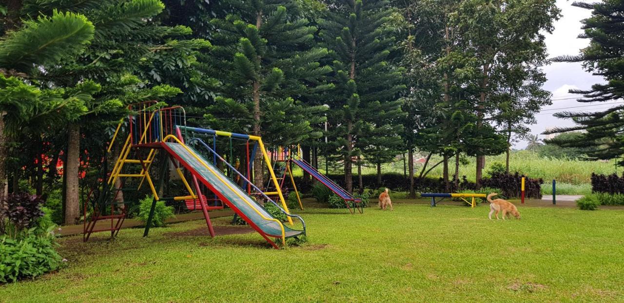 Tagaytay Summer House タガイタイ エクステリア 写真